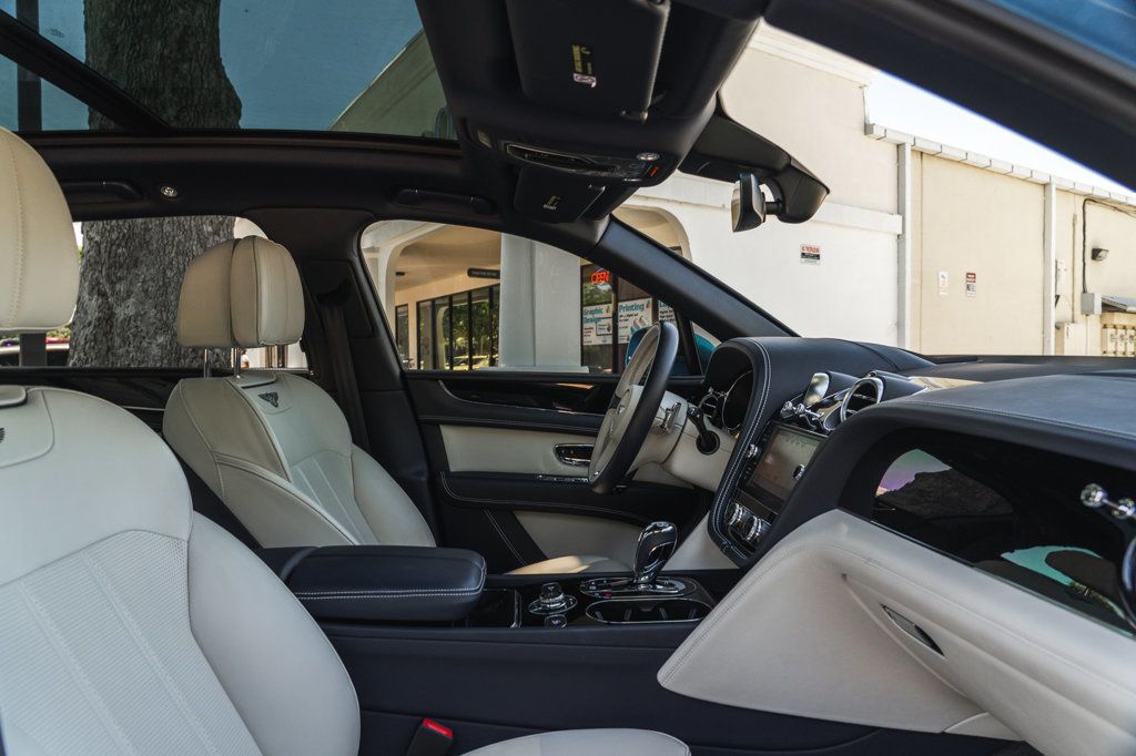 2020 Bentley Bentayga V8 photo 28
