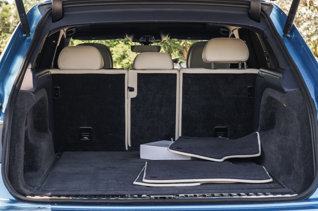 2020 Bentley Bentayga V8 photo 30