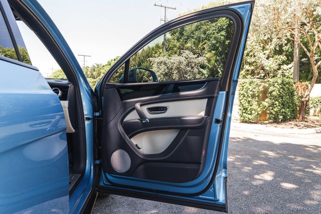 2020 Bentley Bentayga V8 AWD - 22681968 - 31