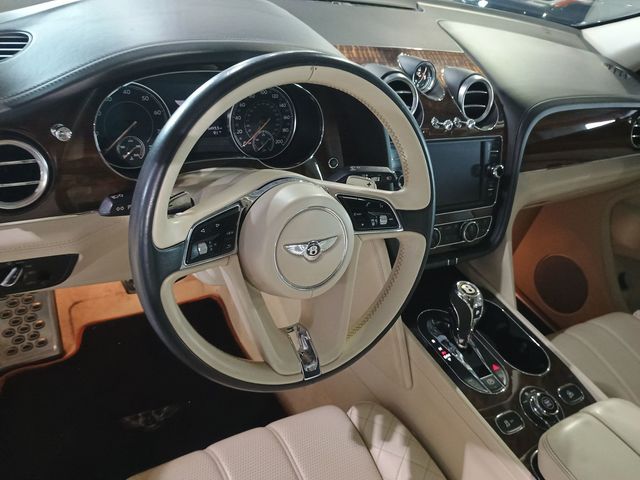 2020 Bentley Bentayga V8 AWD Clean Carfax Florida SUV - 23070787 - 18