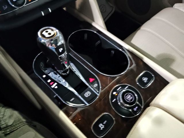 2020 Bentley Bentayga V8 AWD Clean Carfax Florida SUV - 23070787 - 27