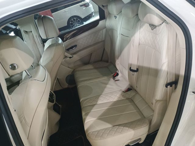 2020 Bentley Bentayga V8 AWD Clean Carfax Florida SUV - 23070787 - 30