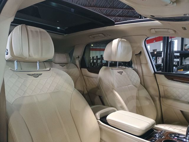 2020 Bentley Bentayga V8 AWD Clean Carfax Florida SUV - 23070787 - 38