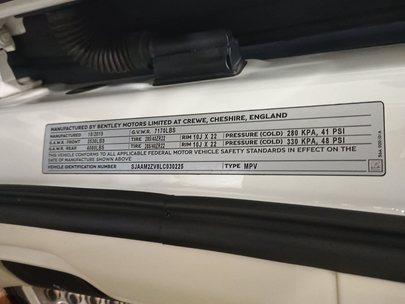 2020 Bentley Bentayga V8 AWD Clean Carfax Florida SUV - 23070787 - 51