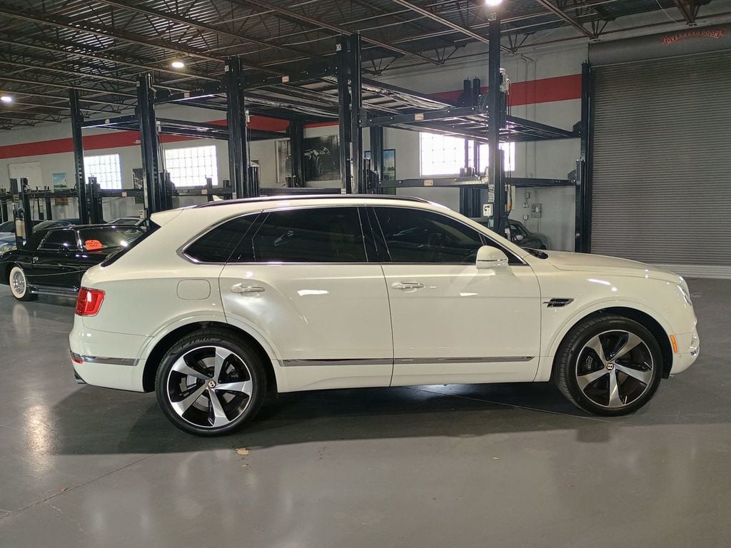 2020 Bentley Bentayga V8 AWD Clean Carfax Florida SUV - 23070787 - 5