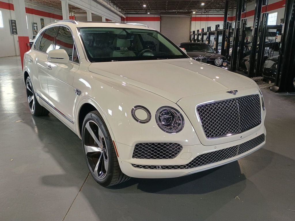 2020 Bentley Bentayga V8 AWD Clean Carfax Florida SUV - 23070787 - 6