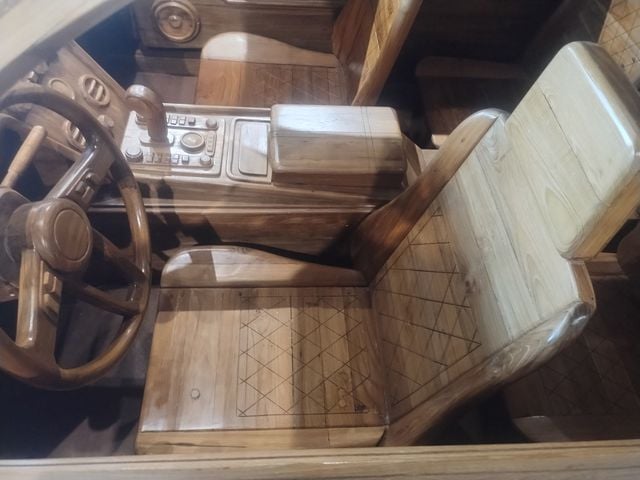 2020 Bentley Continental 1to1 Scale Bentley Continental GT Wooden Display Model - 22877825 - 12