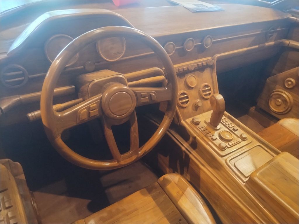 2020 Bentley Continental 1to1 Scale Bentley Continental GT Wooden Display Model - 22877825 - 14