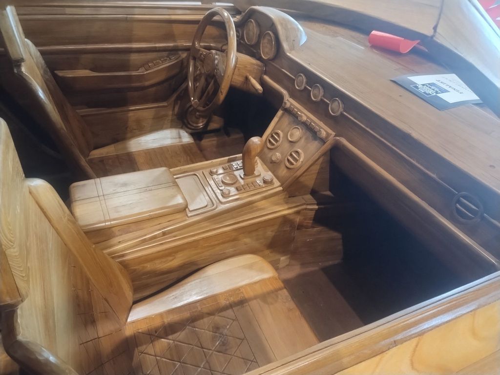 2020 Bentley Continental 1to1 Scale Bentley Continental GT Wooden Display Model - 22877825 - 15