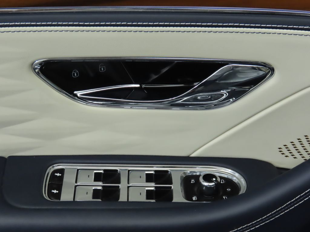 2020 Bentley Flying Spur W12 photo 18