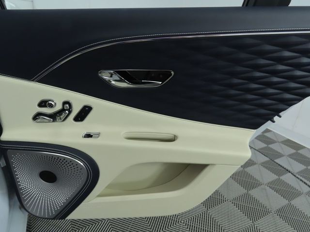 2020 Bentley Flying Spur W12 Sedan - 22909310 - 27