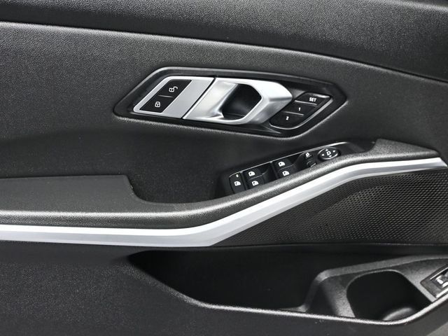 2020 BMW 3 Series 330i - 23042238 - 12