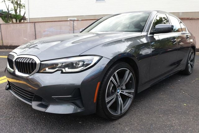 2020 BMW 3 Series 330i Sedan's photo
