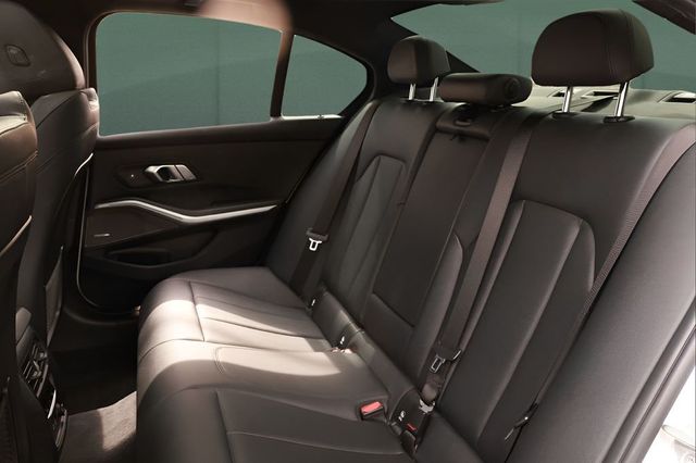 2020 BMW 3 Series 330i - 23041085 - 19