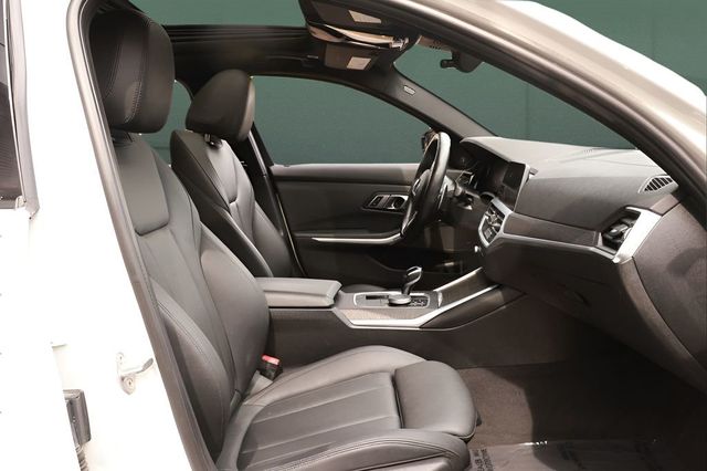 2020 BMW 3 Series 330i - 23041085 - 22