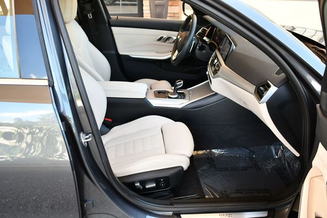 2020 BMW 3 Series 330i 4-Door Sedan W/Premium and Luxury Packages - 22878300 - 18