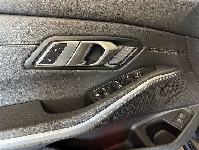 2020 BMW 3 Series 330i xDrive - 23091940 - 12