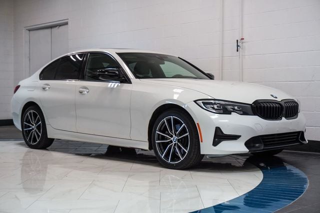 2020 BMW 3 Series 330i xDrive Sedan's photo