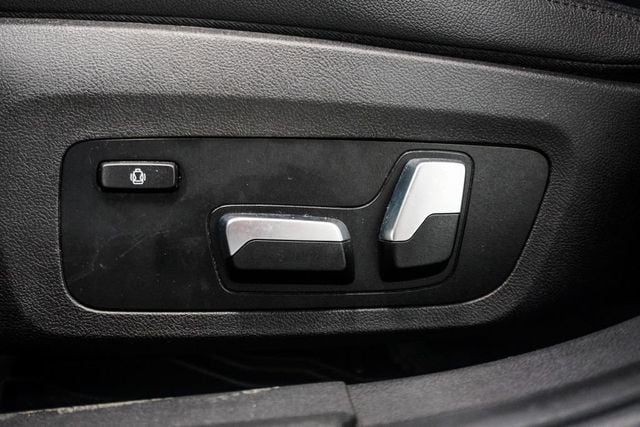 2020 BMW 3 Series 330i xDrive - 23011480 - 6