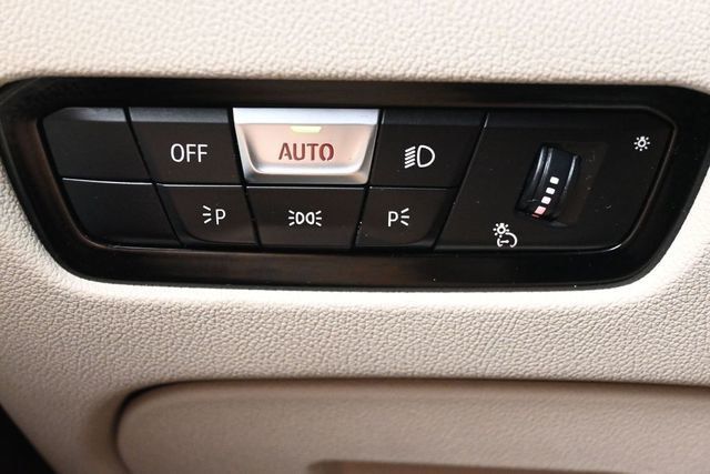 2020 BMW 3 Series 330i xDrive - 23046098 - 18