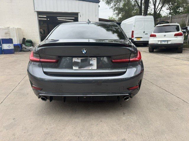 2020 BMW 3 Series 330i xDrive - 23061863 - 4