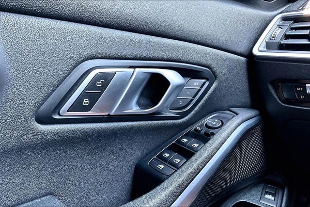 2020 BMW 3 Series 330i xDrive - 23050715 - 29