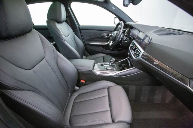 2020 BMW 3 Series 330i xDrive - 22992468 - 19