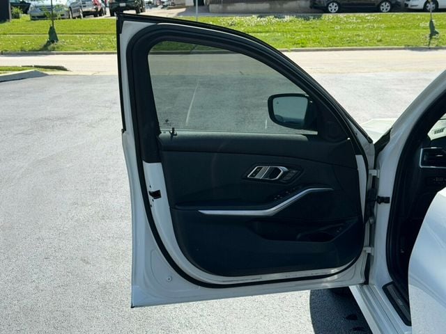 2020 BMW 3 Series 330i xDrive - 23026518 - 19
