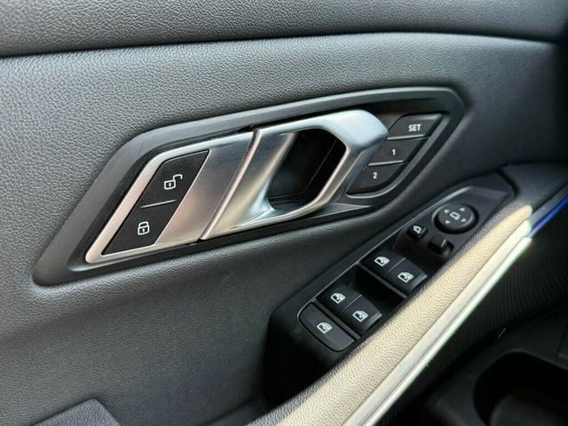2020 BMW 3 Series 330i xDrive - 23026518 - 39