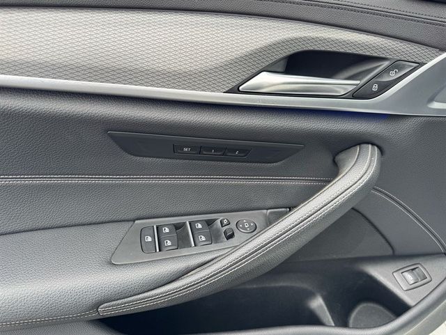 2020 BMW 5 Series 530i xDrive - 22989314 - 12