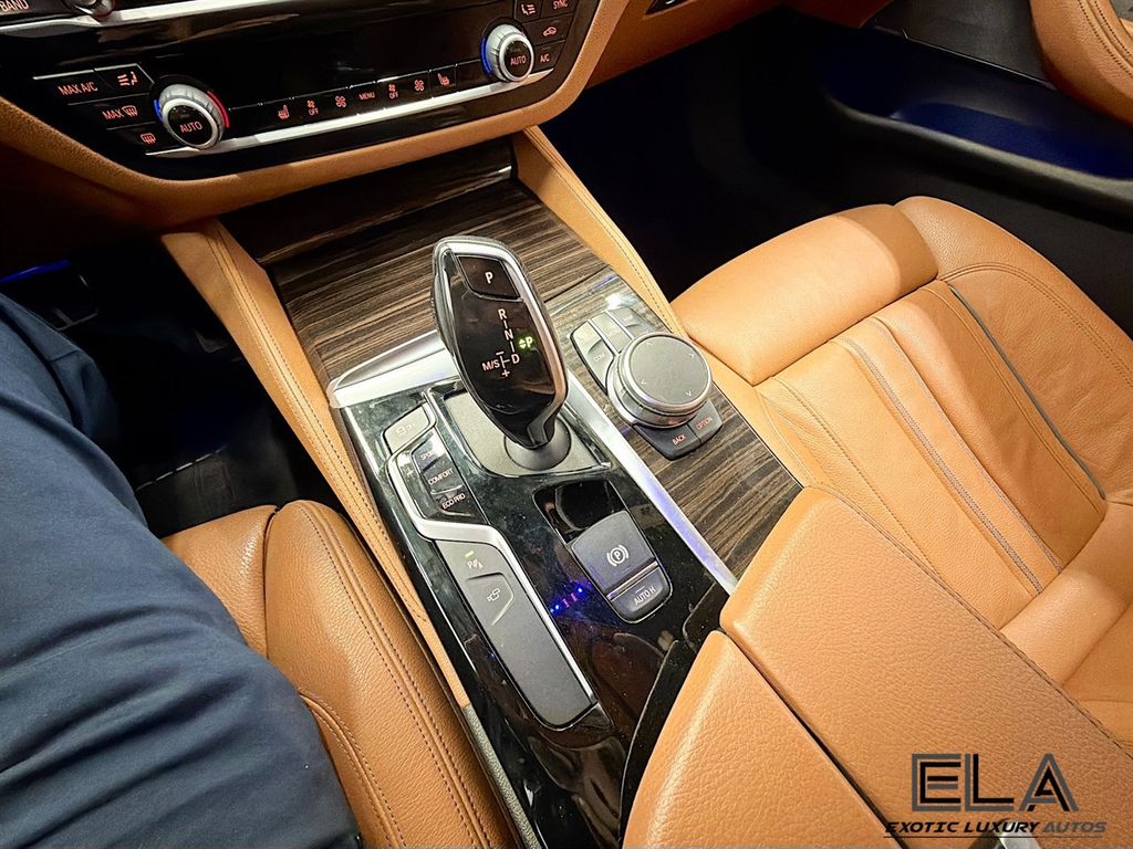 2020 BMW 5 Series 540i xDrive - 23003763 - 17