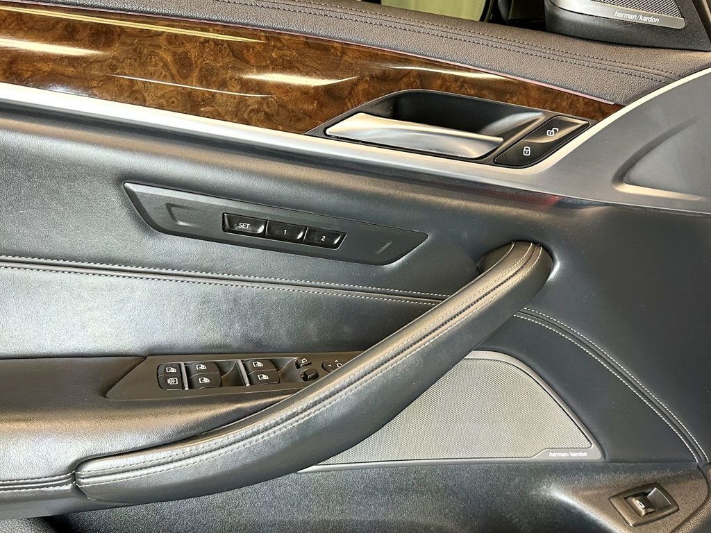 2020 BMW 5 Series M550i xDrive - 23079324 - 19