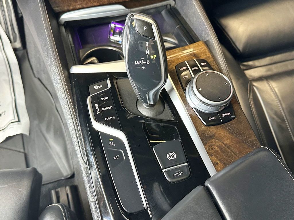 2020 BMW 5 Series M550i xDrive - 23079324 - 34