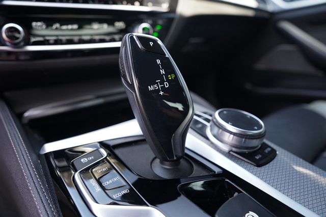 2020 BMW 5 Series M550i xDrive - 23043362 - 37