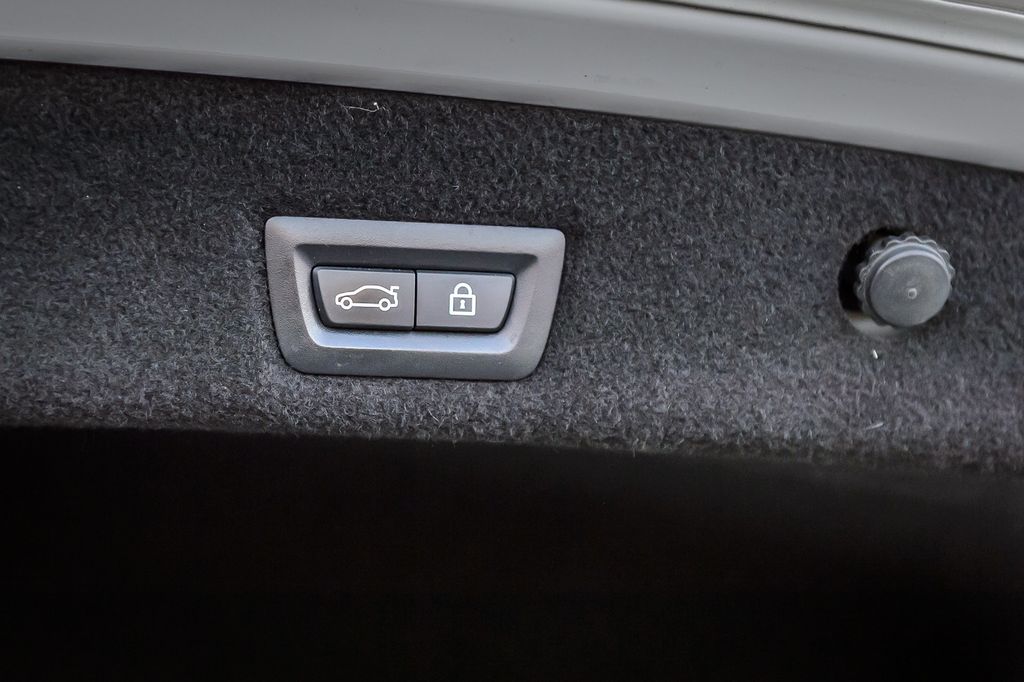 2020 BMW 7 Series 740i M SPORT - NAV - PANO ROOF - BACKUP CAM - GORGEOUS  - 22947080 - 11