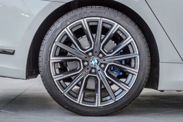 2020 BMW 7 Series 740i M SPORT - NAV - PANO ROOF - BACKUP CAM - GORGEOUS  - 22947080 - 14