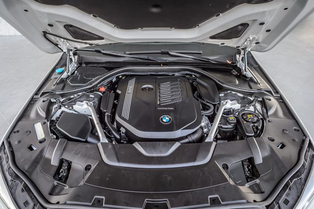 2020 BMW 7 Series 740i M SPORT - NAV - PANO ROOF - BACKUP CAM - GORGEOUS  - 22947080 - 16