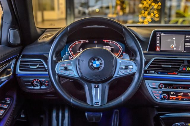 2020 BMW 7 Series 740i M SPORT - NAV - PANO ROOF - BACKUP CAM - GORGEOUS  - 22947080 - 28