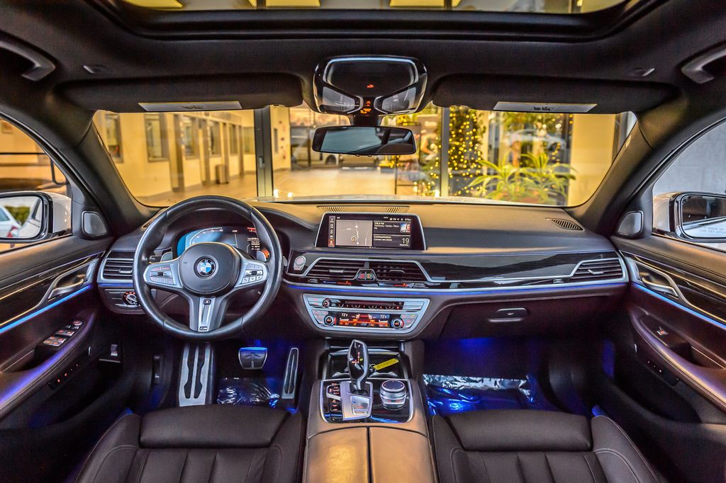 2020 Bmw 740i 7-series photo 3