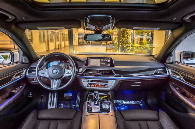 2020 BMW 7 Series 740i M SPORT - NAV - PANO ROOF - BACKUP CAM - GORGEOUS  - 22947080 - 2