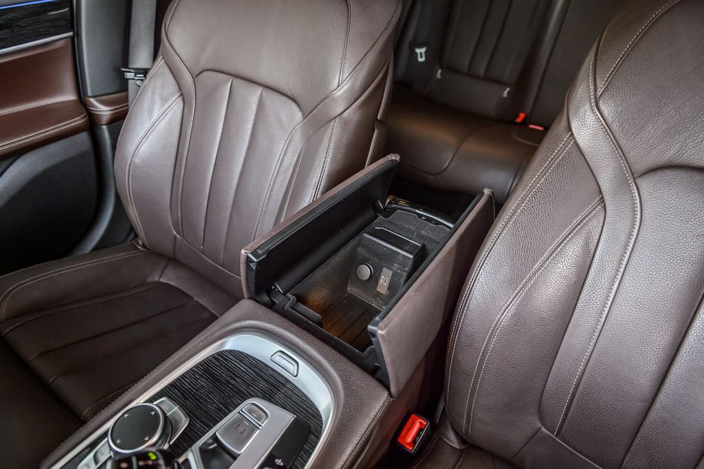 2020 BMW 7 Series 740i M SPORT - NAV - PANO ROOF - BACKUP CAM - GORGEOUS  - 22947080 - 31