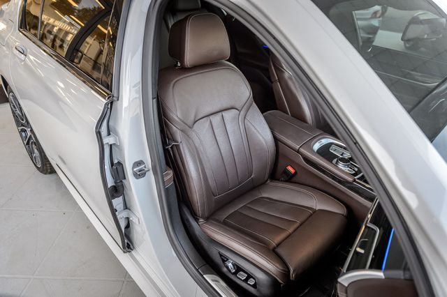 2020 BMW 7 Series 740i M SPORT - NAV - PANO ROOF - BACKUP CAM - GORGEOUS  - 22947080 - 40