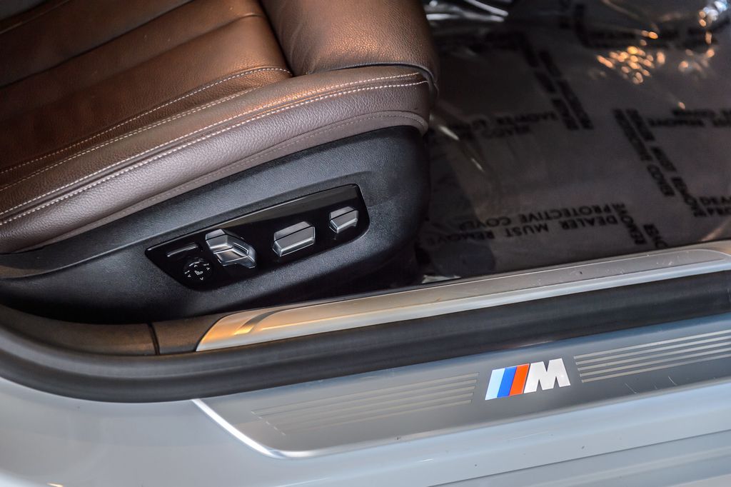 2020 BMW 7 Series 740i M SPORT - NAV - PANO ROOF - BACKUP CAM - GORGEOUS  - 22947080 - 41