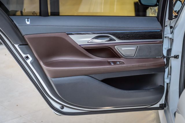 2020 BMW 7 Series 740i M SPORT - NAV - PANO ROOF - BACKUP CAM - GORGEOUS  - 22947080 - 47