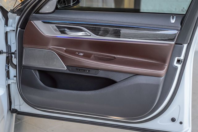 2020 BMW 7 Series 740i M SPORT - NAV - PANO ROOF - BACKUP CAM - GORGEOUS  - 22947080 - 49