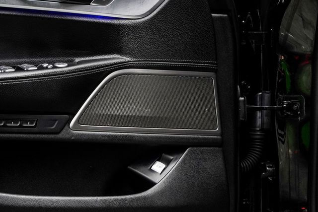 2020 BMW 7 Series 740i xDrive - 22985982 - 36