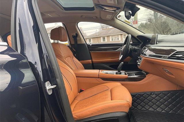2020 BMW 7 Series 740i xDrive - 22965403 - 11