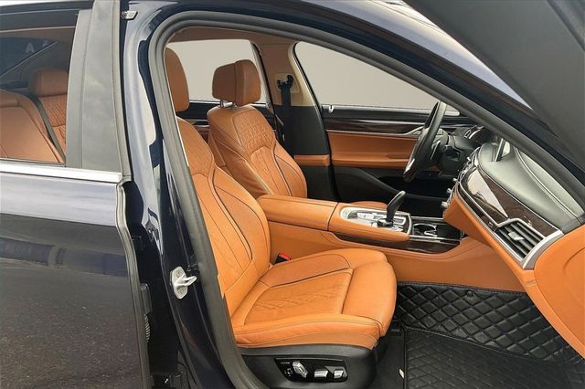 2020 BMW 7 Series 740i xDrive - 22965403 - 13