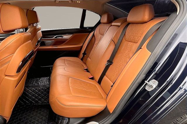 2020 BMW 7 Series 740i xDrive - 22965403 - 17