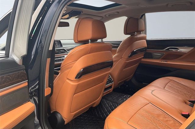 2020 BMW 7 Series 740i xDrive - 22965403 - 18